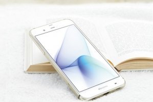 Новый смартфон Sharp Aquos Zeta SH-04H с камерой на 22.6МП - изображение