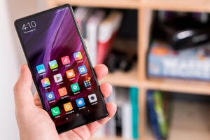 Обнародованы официальные снимки Xiaomi Mi Mix 2s с возможным положением - изображение