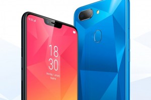 Новинка Realme 2 получила оригинальный вырез над экраном - изображение