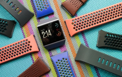 Выпущены умные часы Fitbit Ionic  - изображение